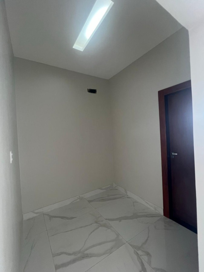 Casa de Condomínio à venda com 3 quartos, 300m² - Foto 3