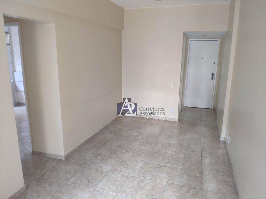 Apartamento à venda com 2 quartos, 70m² - Foto 2