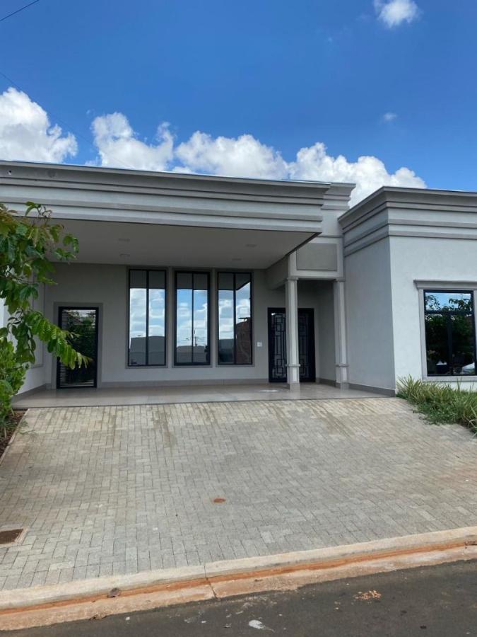 Casa à venda com 3 quartos, 170m² - Foto 1