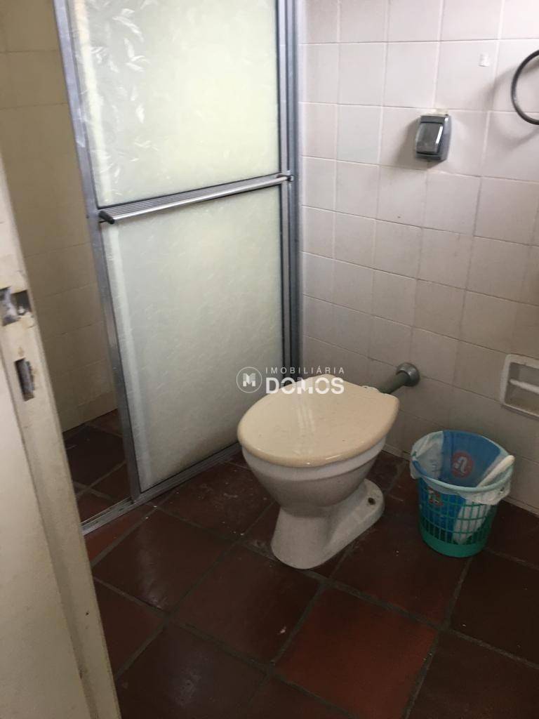 Casa para alugar com 3 quartos, 200m² - Foto 3