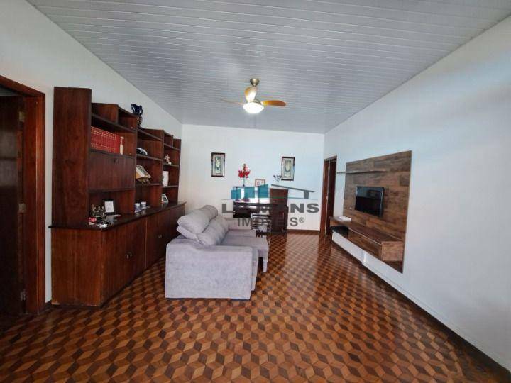 Casa à venda com 5 quartos, 207m² - Foto 6