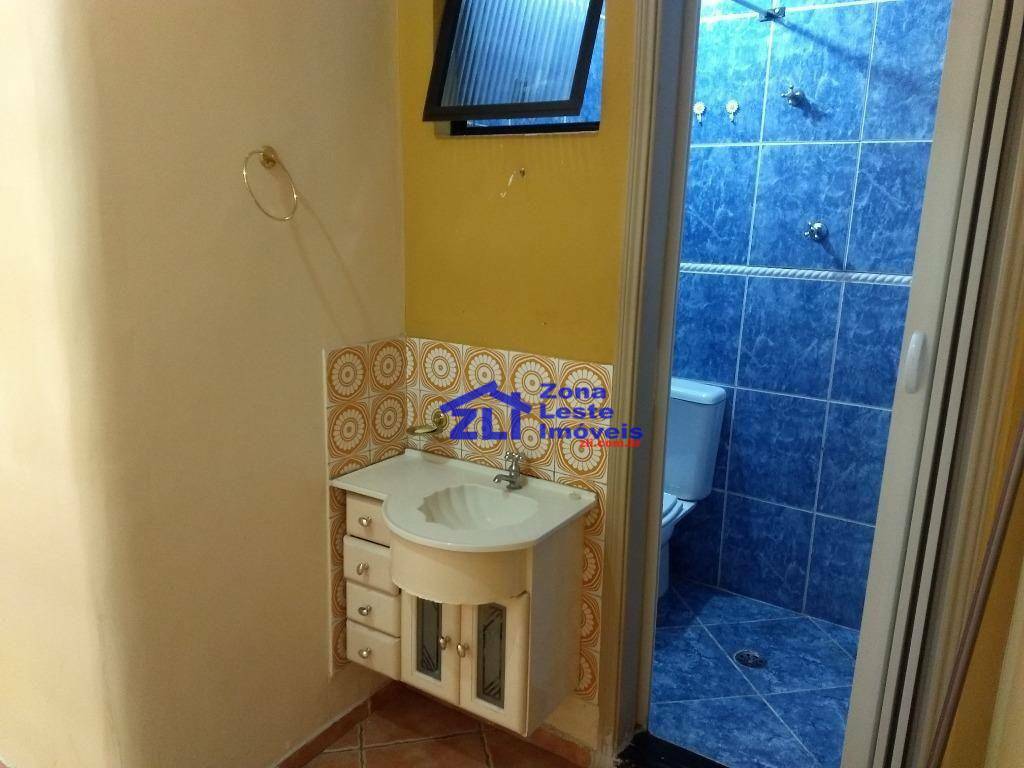 Sobrado à venda com 3 quartos, 200m² - Foto 2