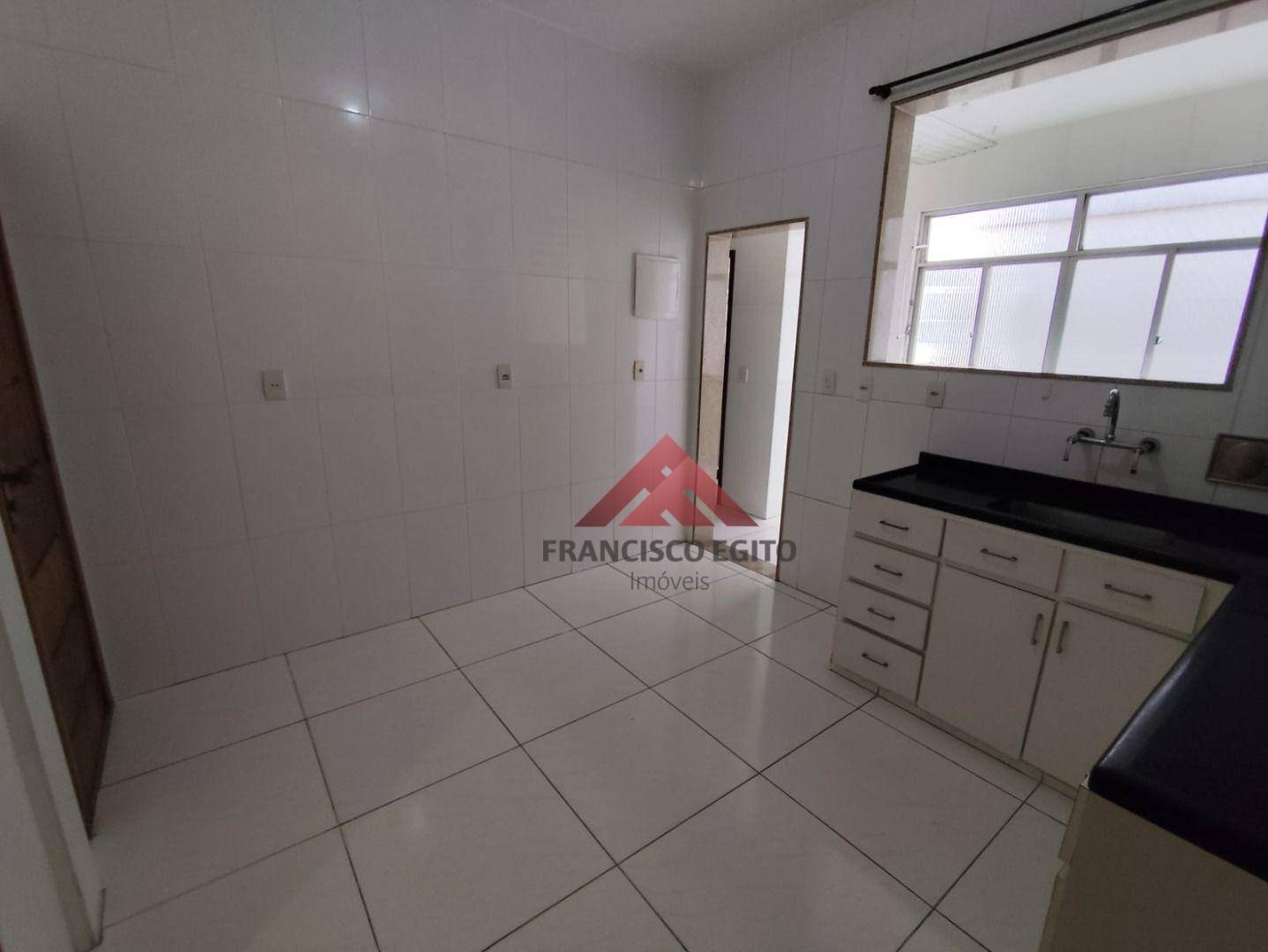 Apartamento para alugar com 3 quartos, 110m² - Foto 8