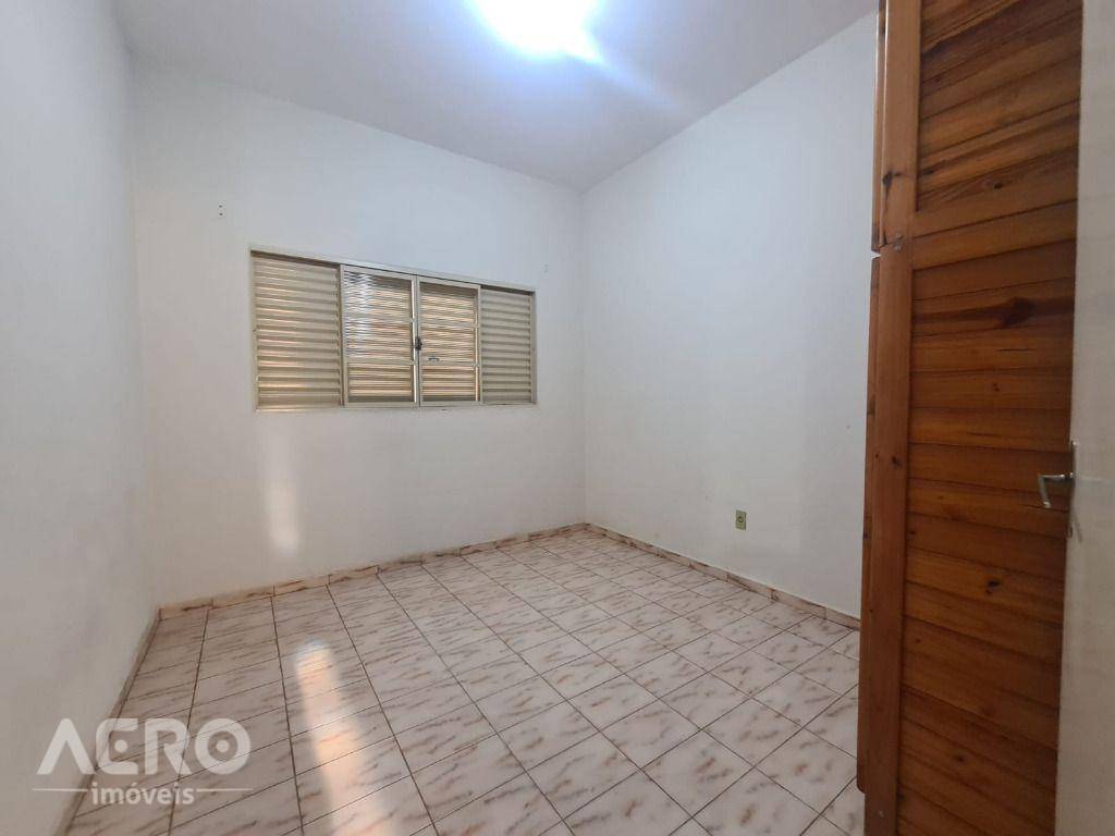 Casa à venda com 3 quartos, 190m² - Foto 11