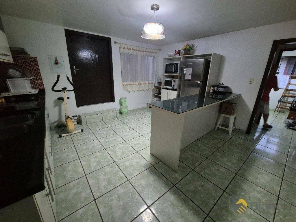 Casa à venda com 3 quartos, 300m² - Foto 11