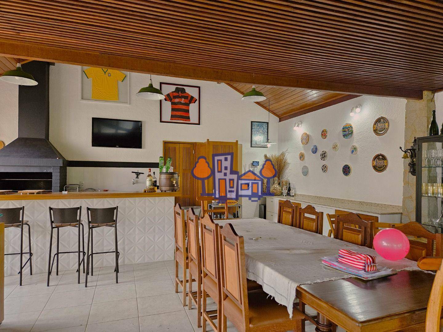 Casa à venda com 4 quartos, 300m² - Foto 46