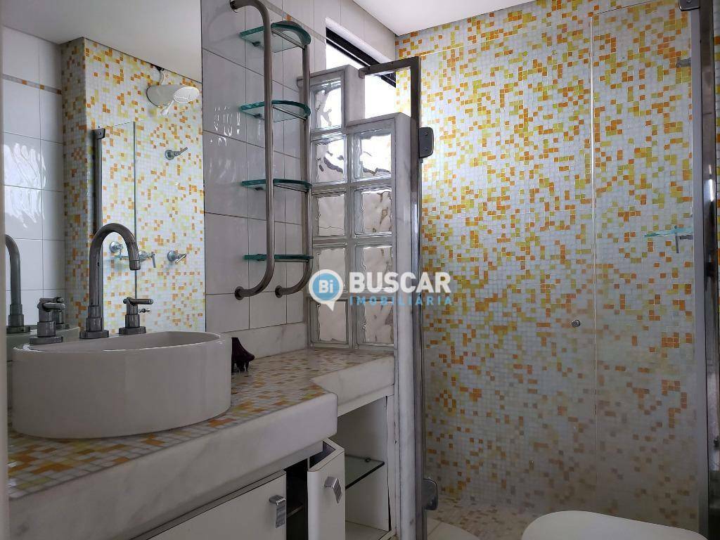 Apartamento à venda com 4 quartos, 220m² - Foto 11