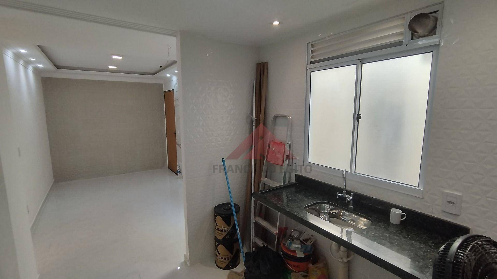 Apartamento à venda com 2 quartos, 42m² - Foto 4