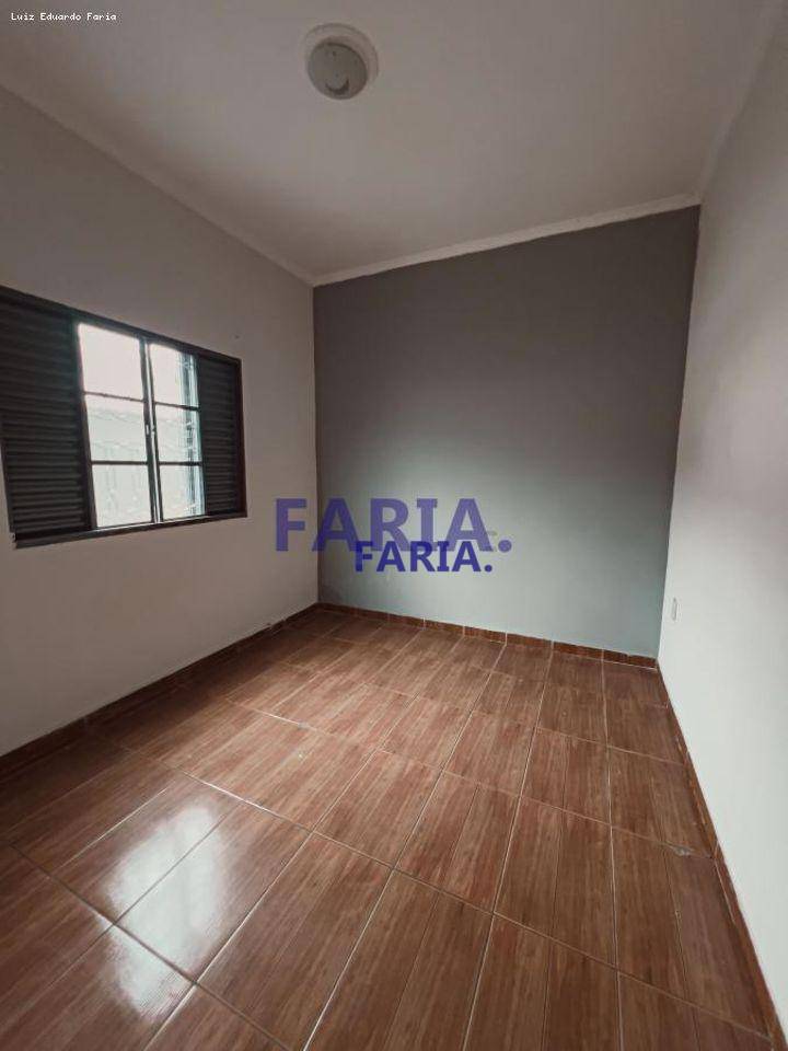 Casa à venda com 3 quartos, 120m² - Foto 2