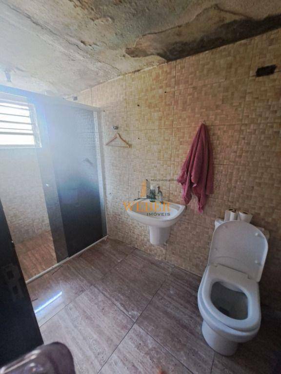 Casa à venda com 3 quartos, 210m² - Foto 8