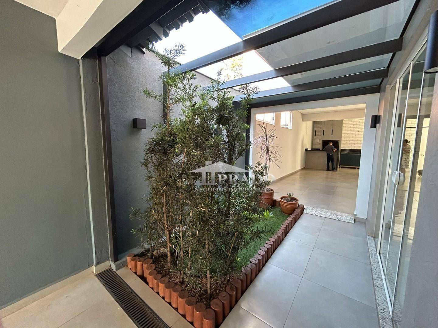 Casa à venda com 3 quartos, 220m² - Foto 7
