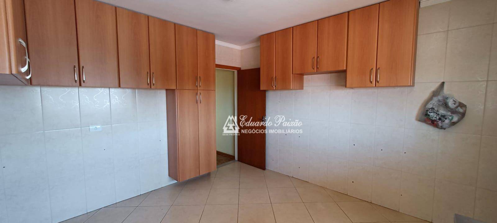 Sobrado à venda com 3 quartos, 239m² - Foto 8