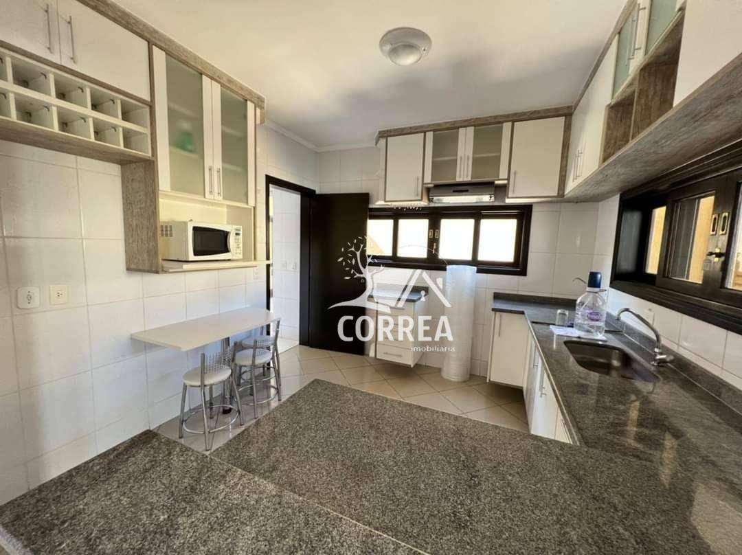 Casa à venda com 3 quartos, 305m² - Foto 2