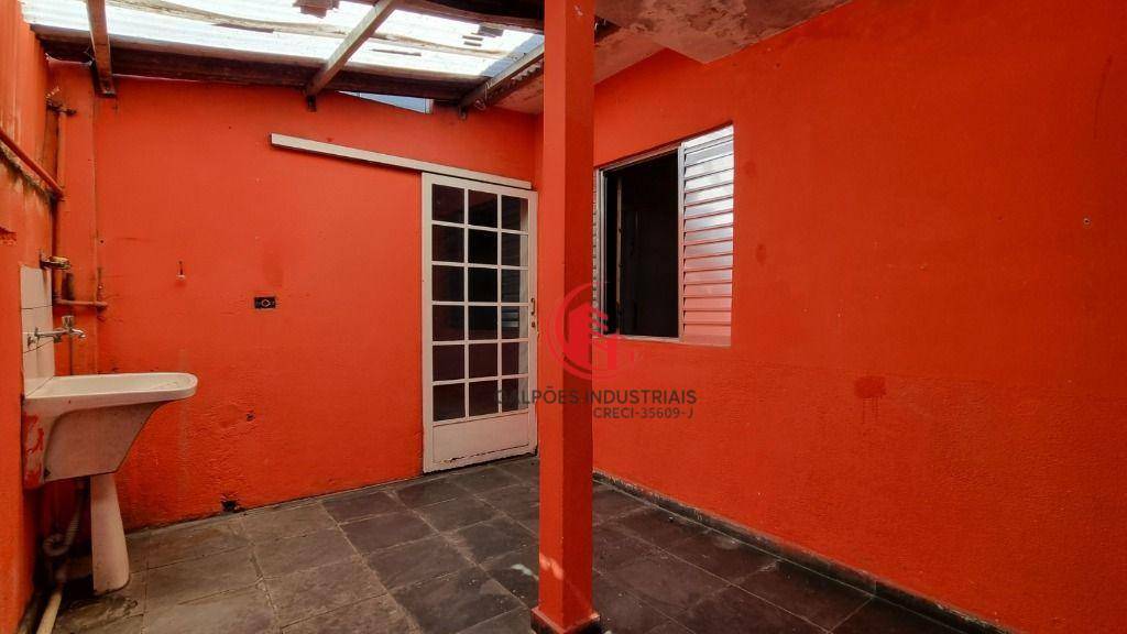 Casa para alugar com 2 quartos, 158m² - Foto 31