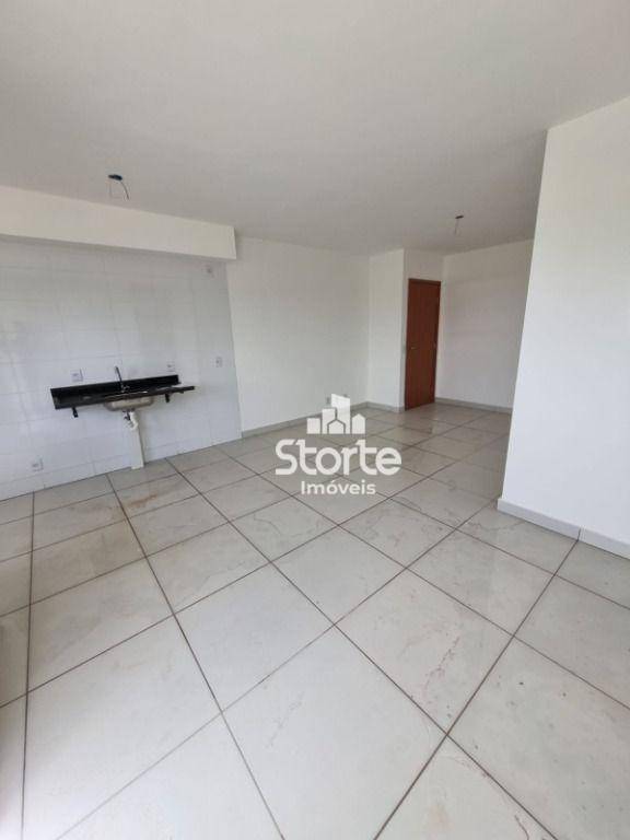 Apartamento para alugar com 2 quartos, 56m² - Foto 2