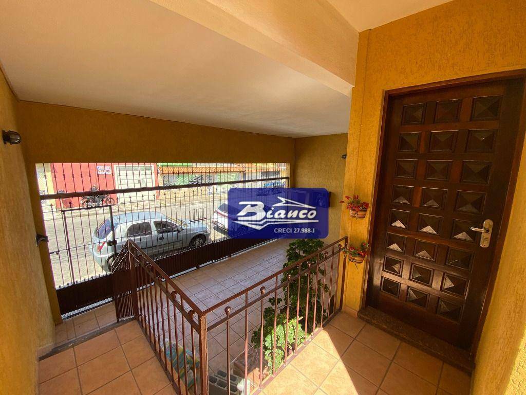 Casa para alugar com 3 quartos, 96m² - Foto 2