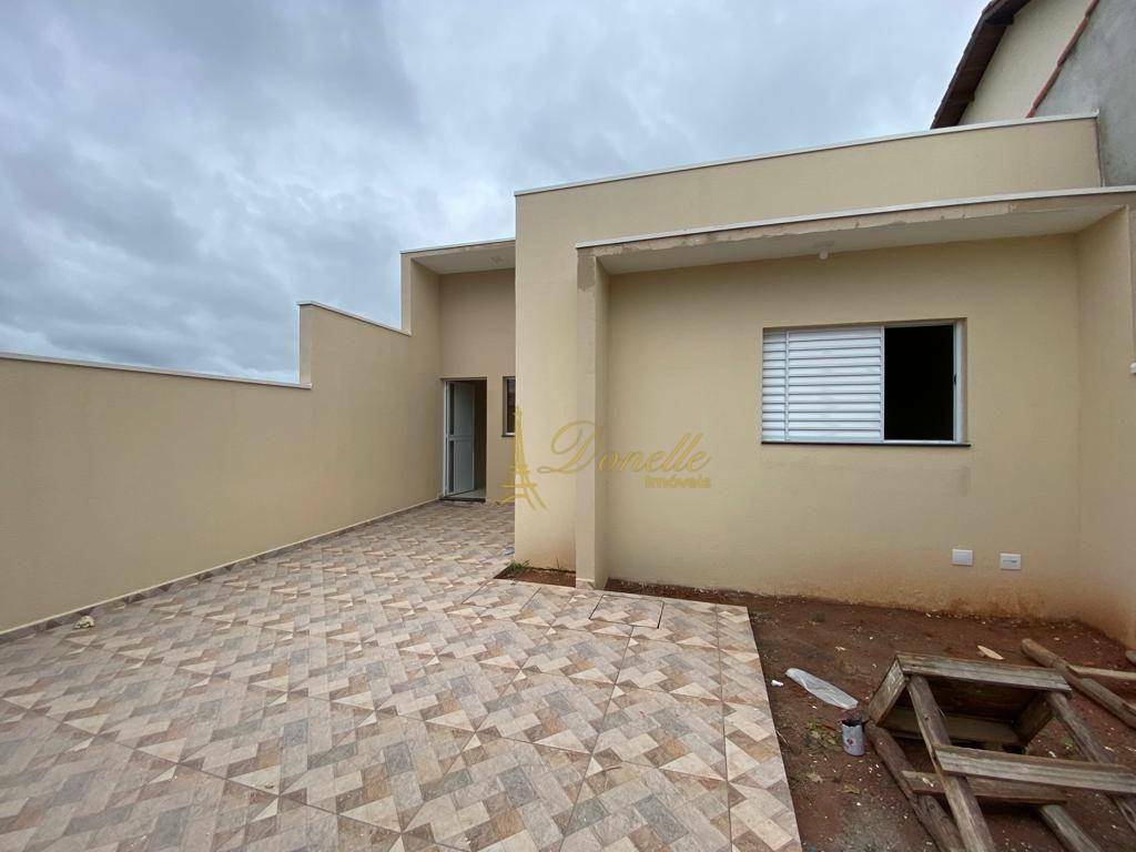 Casa à venda com 3 quartos, 90m² - Foto 3