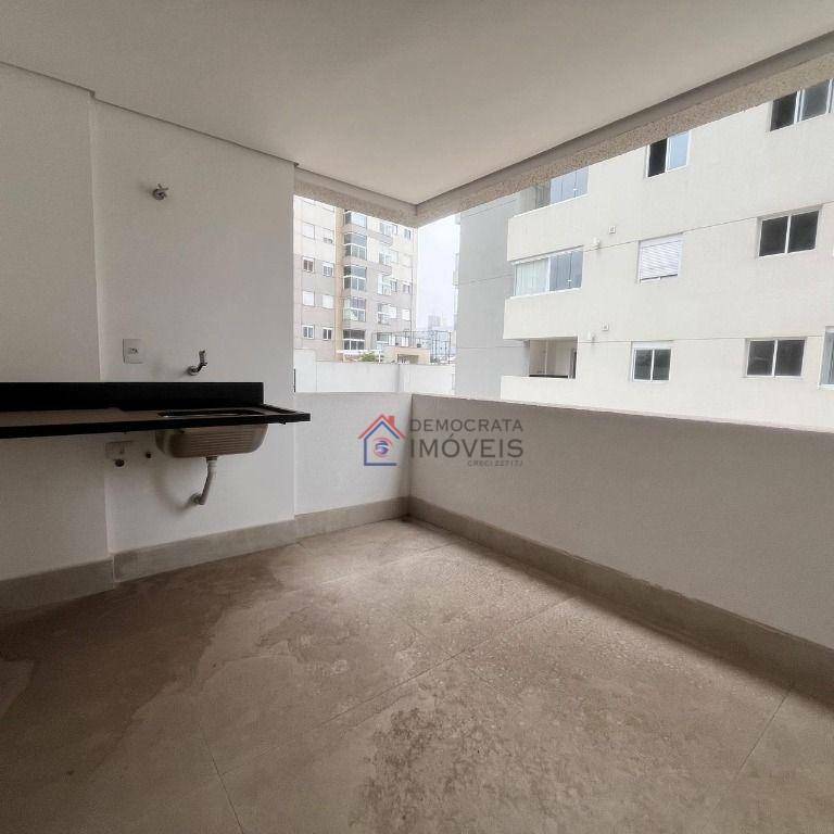 Apartamento à venda com 2 quartos, 67m² - Foto 6