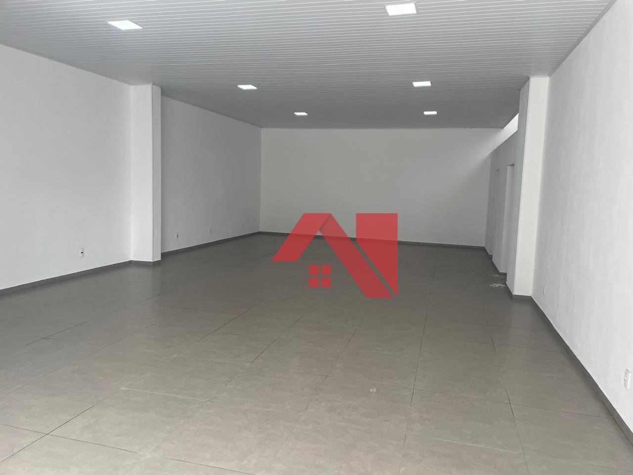 Loja-Salão para alugar, 140m² - Foto 1