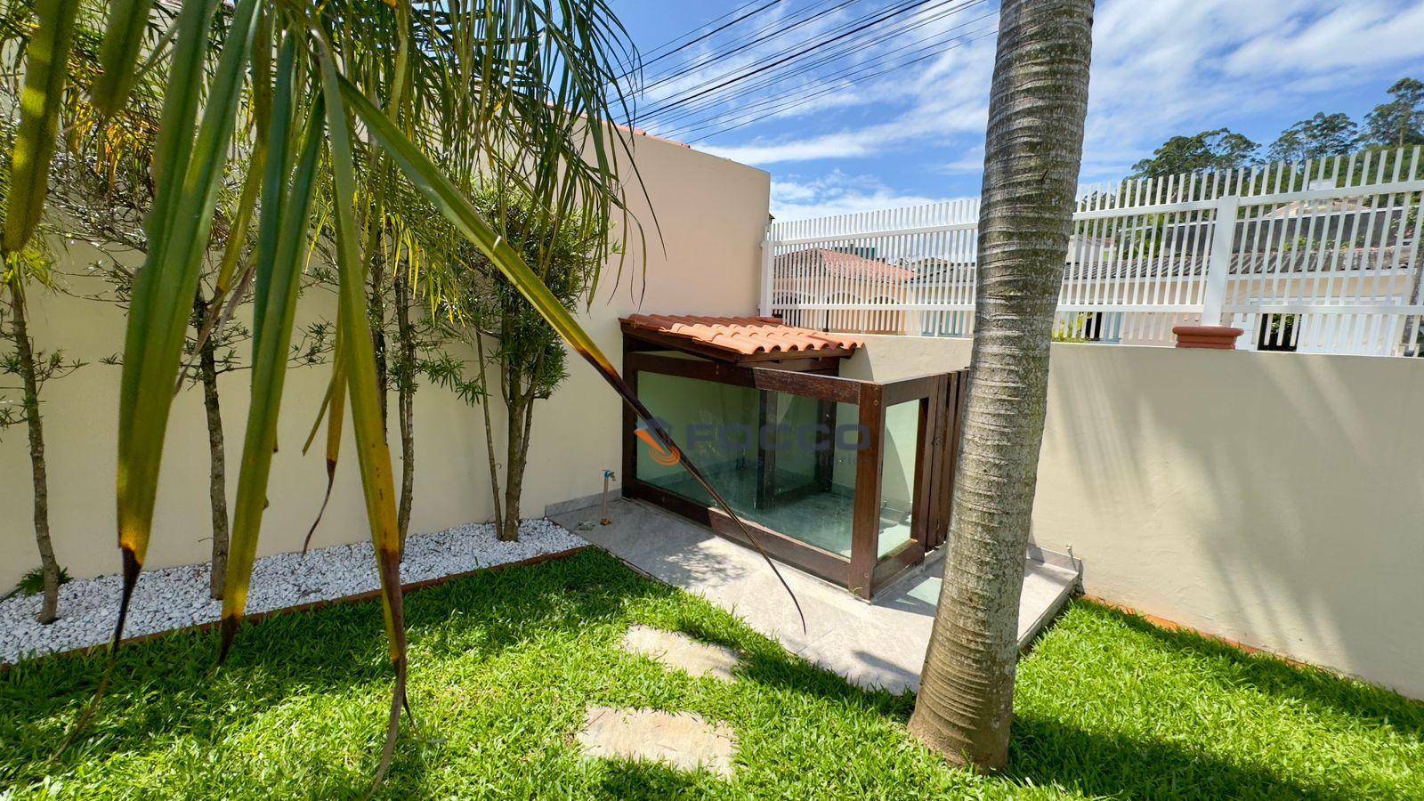 Casa à venda com 3 quartos, 200m² - Foto 3