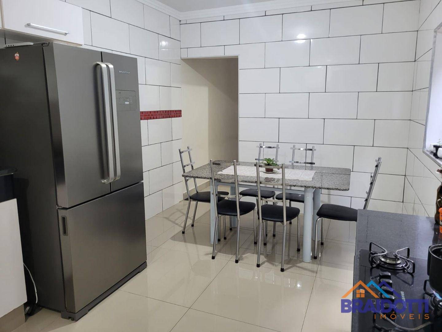 Casa à venda e aluguel com 3 quartos, 220m² - Foto 7