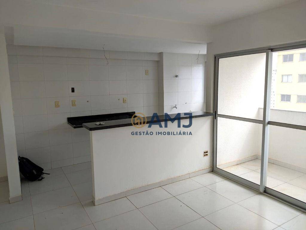 Apartamento à venda com 3 quartos, 73m² - Foto 2