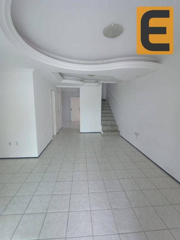 Casa para alugar com 3 quartos, 250m² - Foto 11