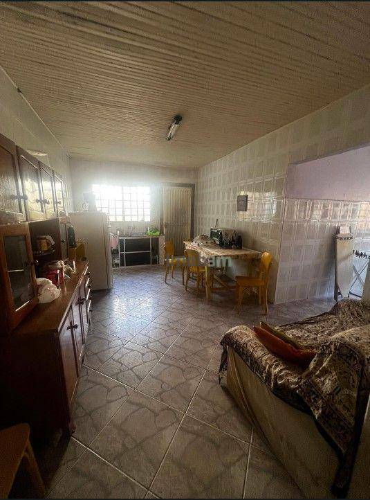 Casa à venda com 4 quartos, 150m² - Foto 2