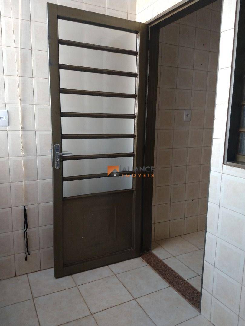 Apartamento à venda com 3 quartos, 97m² - Foto 18