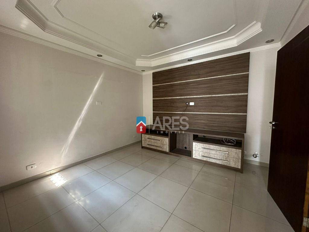 Casa para alugar com 3 quartos, 249m² - Foto 10