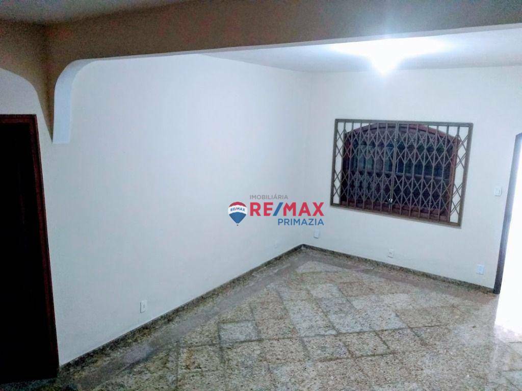 Casa à venda com 4 quartos, 240m² - Foto 22