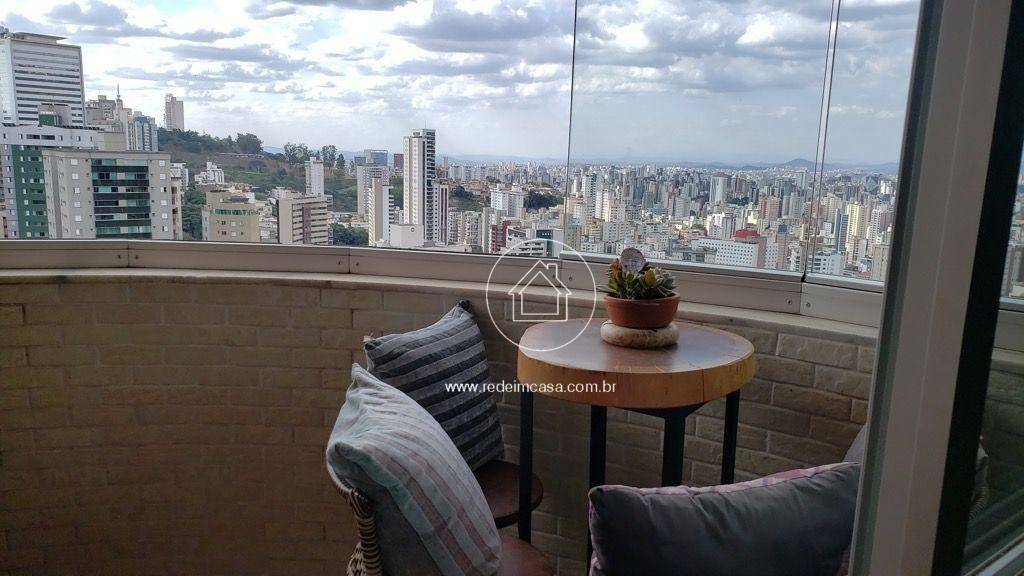 Apartamento à venda com 3 quartos, 95m² - Foto 1