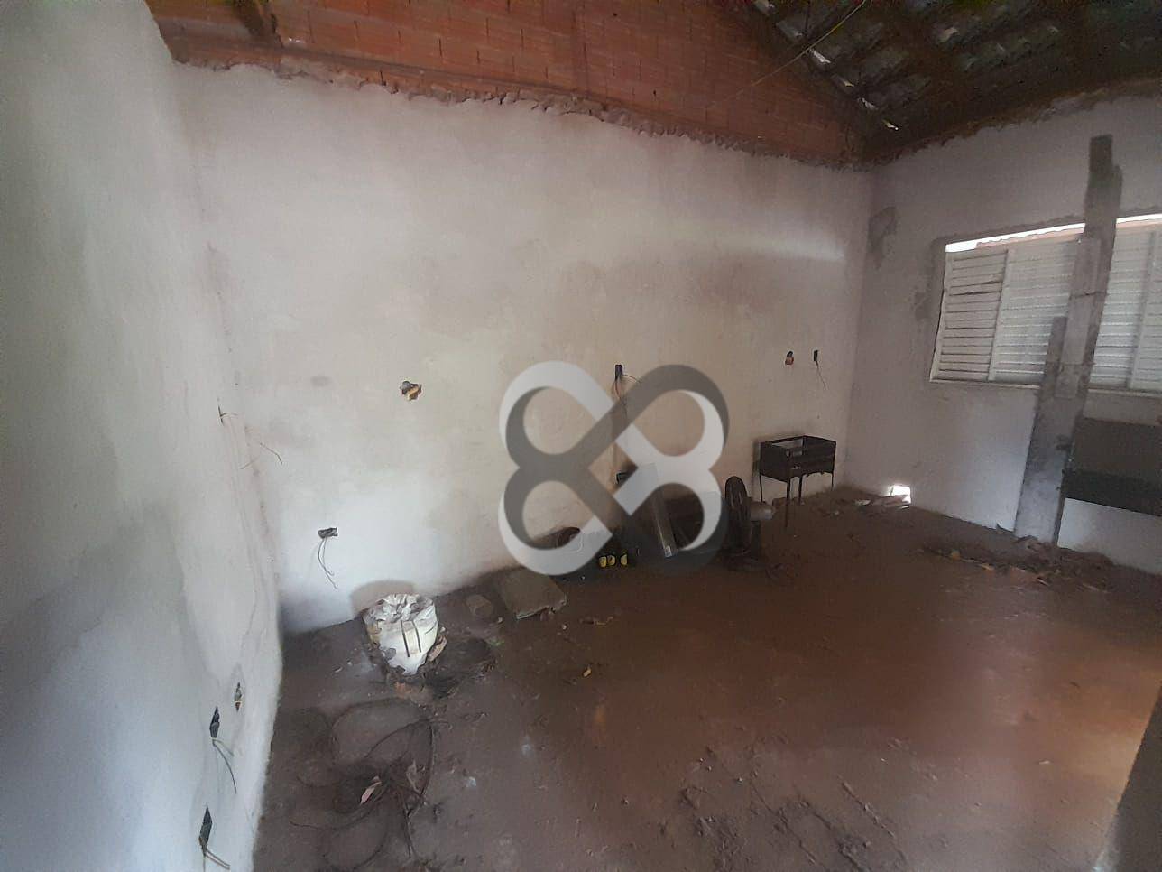 Casa à venda com 5 quartos, 200m² - Foto 11