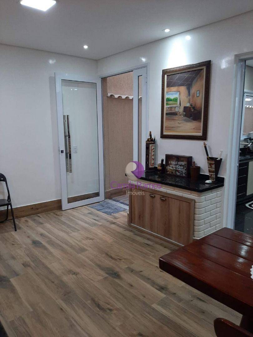 Sobrado à venda e aluguel com 3 quartos, 200m² - Foto 46