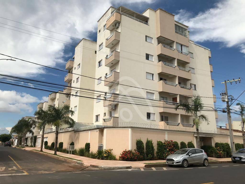 Apartamento à venda com 3 quartos, 94m² - Foto 2