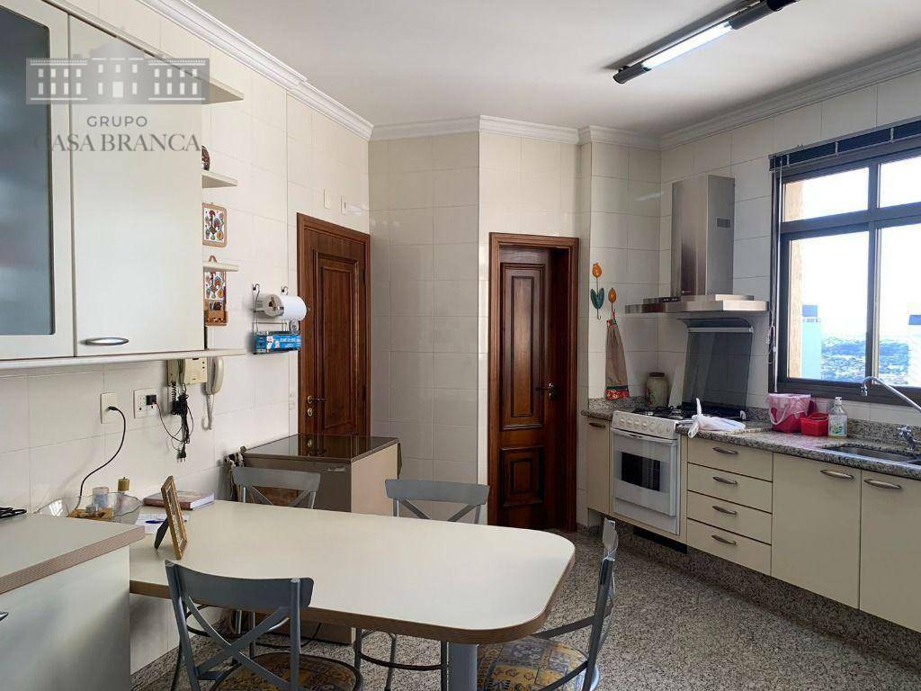 Apartamento à venda com 3 quartos, 260m² - Foto 29