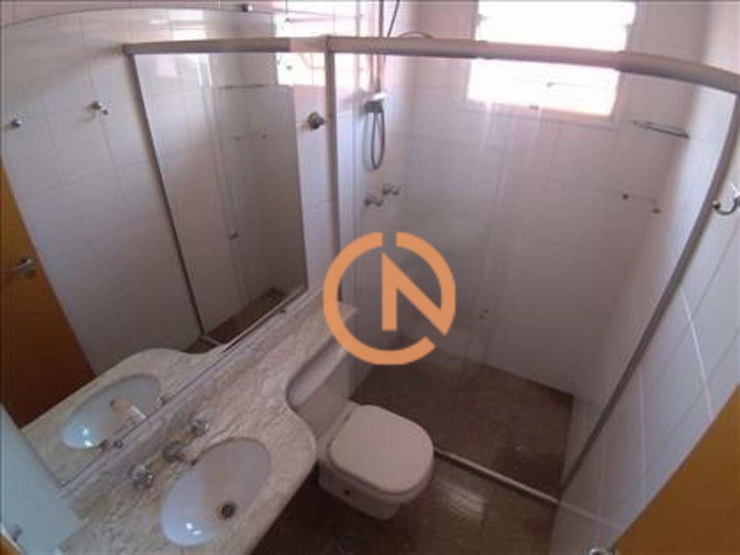 Casa à venda com 4 quartos, 217m² - Foto 4