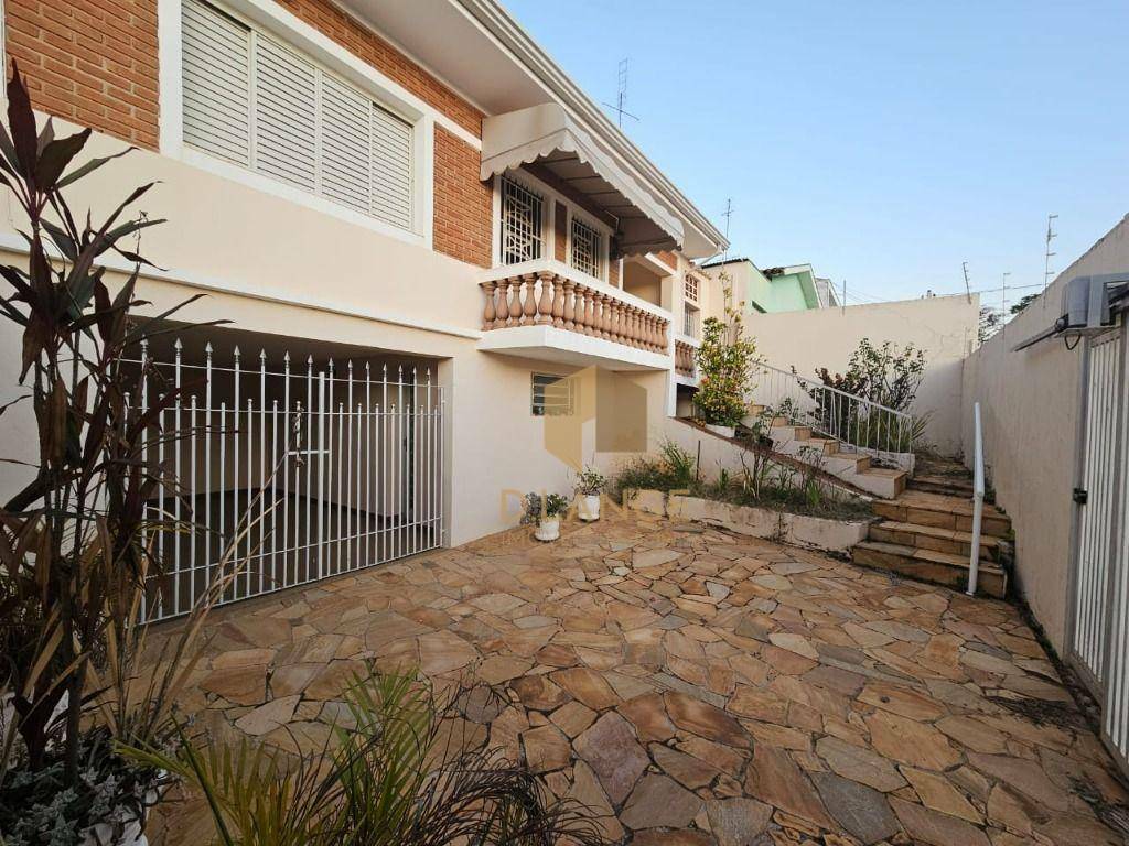 Casa à venda com 2 quartos, 120m² - Foto 1