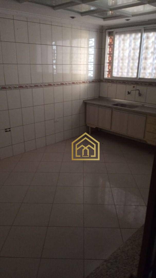 Sobrado à venda com 3 quartos, 3400m² - Foto 3