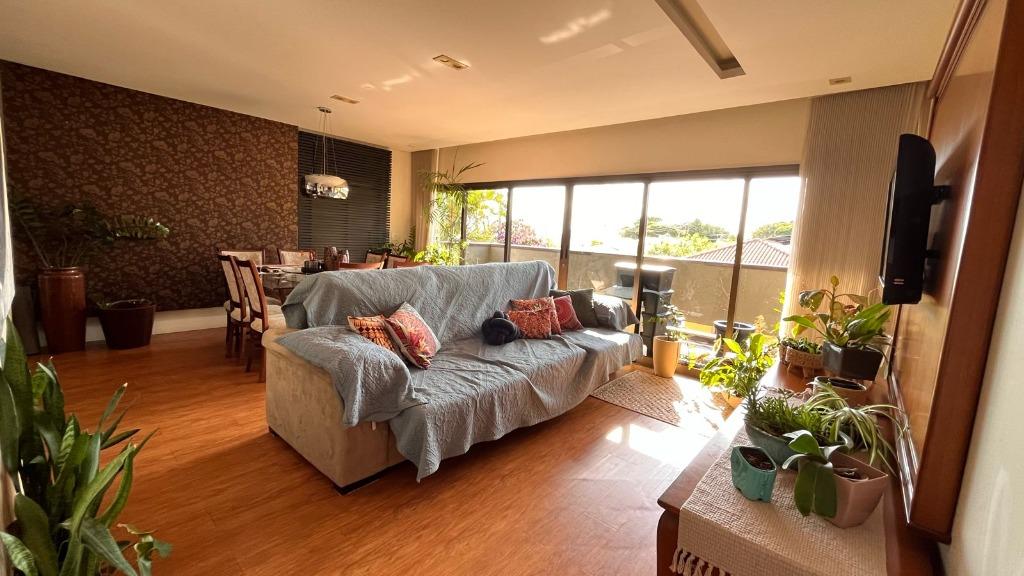 Apartamento à venda com 3 quartos, 208m² - Foto 8