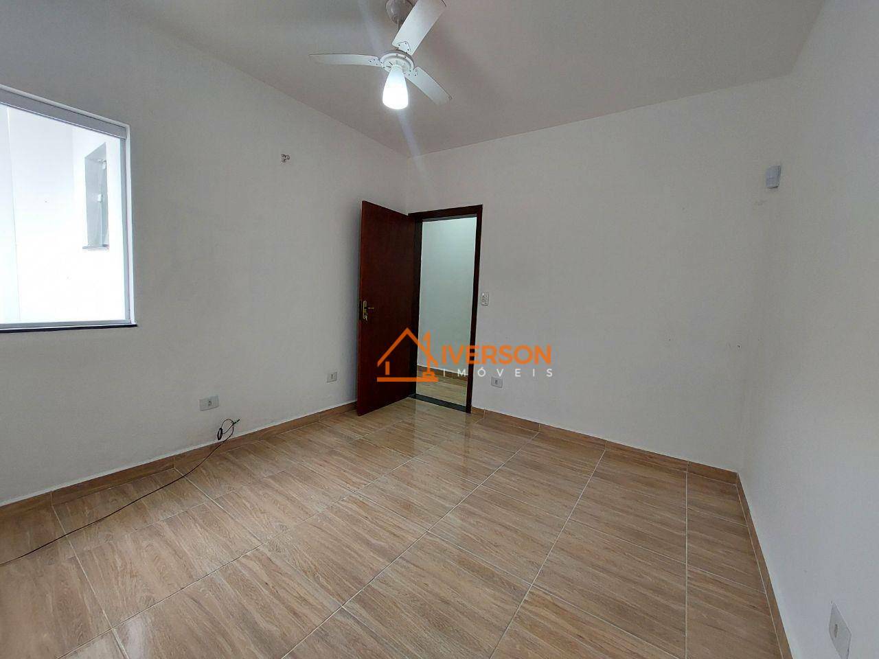 Casa à venda com 2 quartos, 79m² - Foto 14