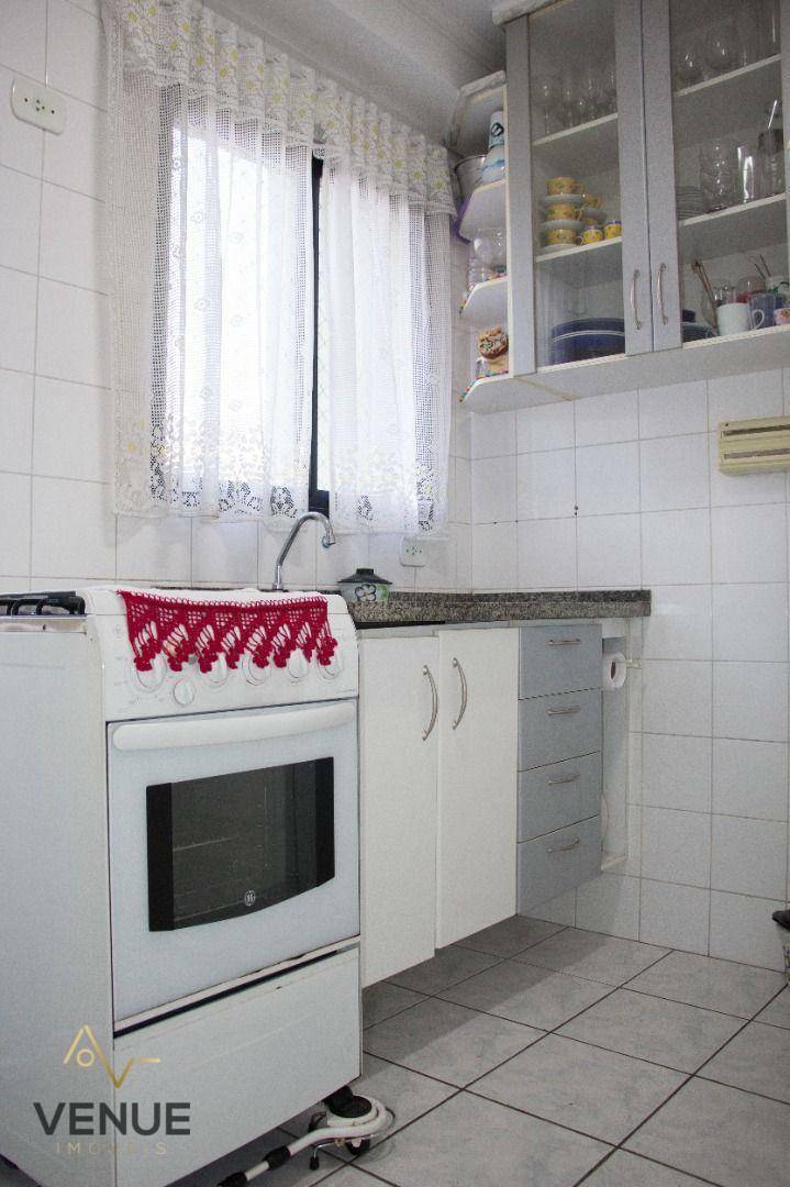 Apartamento à venda com 2 quartos, 60m² - Foto 11