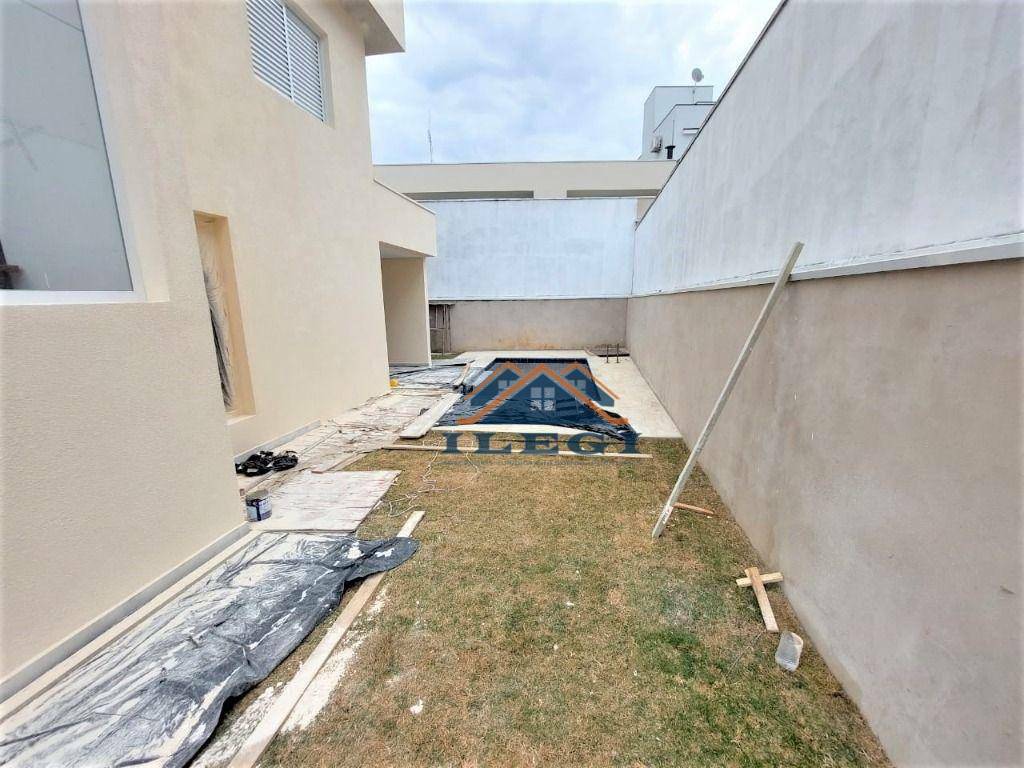 Casa de Condomínio à venda com 3 quartos, 214m² - Foto 3