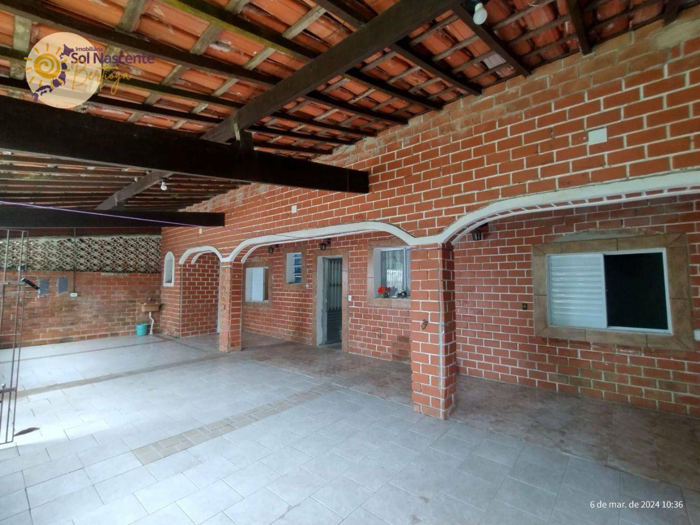 Casa à venda com 2 quartos, 50m² - Foto 1