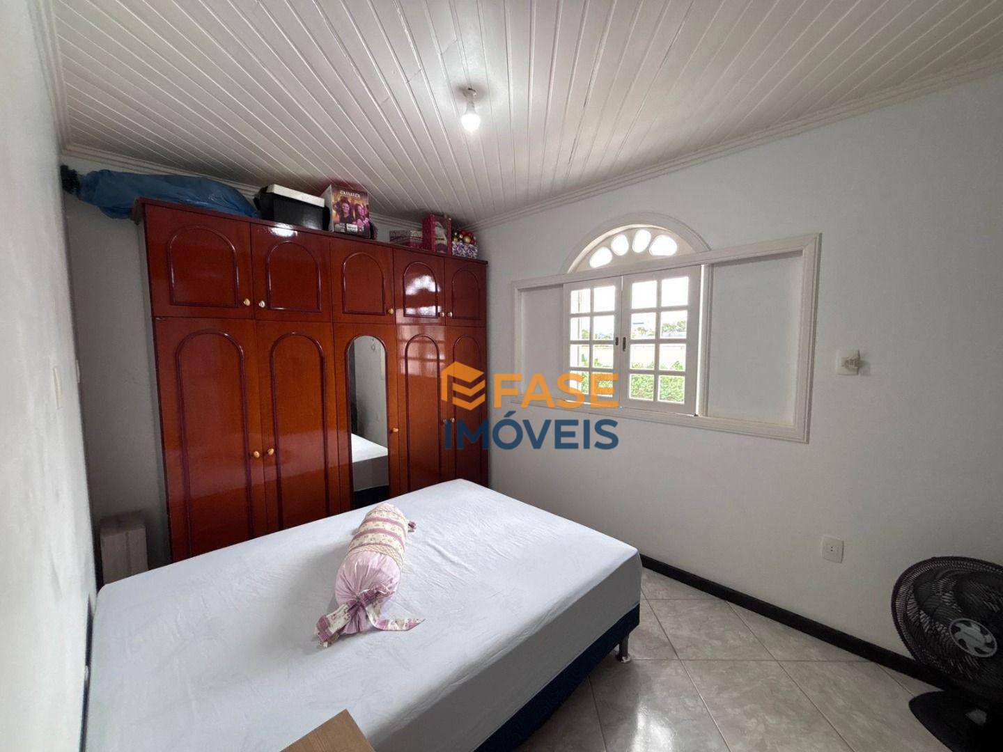 Casa à venda com 4 quartos, 213m² - Foto 14