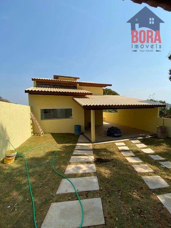 Casa de Condomínio à venda com 3 quartos, 220m² - Foto 2