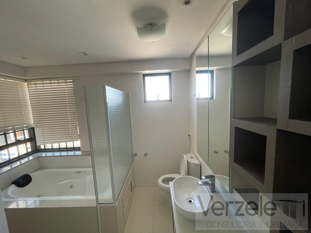 Apartamento para alugar com 3 quartos, 127m² - Foto 10