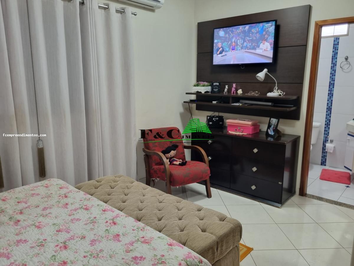 Casa à venda com 3 quartos, 200m² - Foto 10