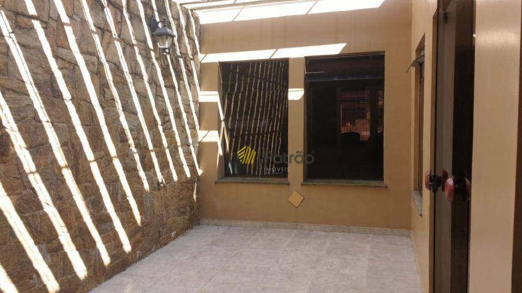 Casa à venda com 7 quartos, 365m² - Foto 3