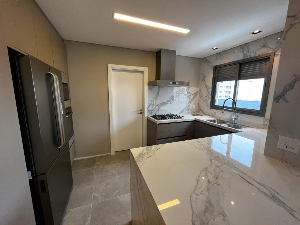 Apartamento à venda com 3 quartos, 161m² - Foto 7